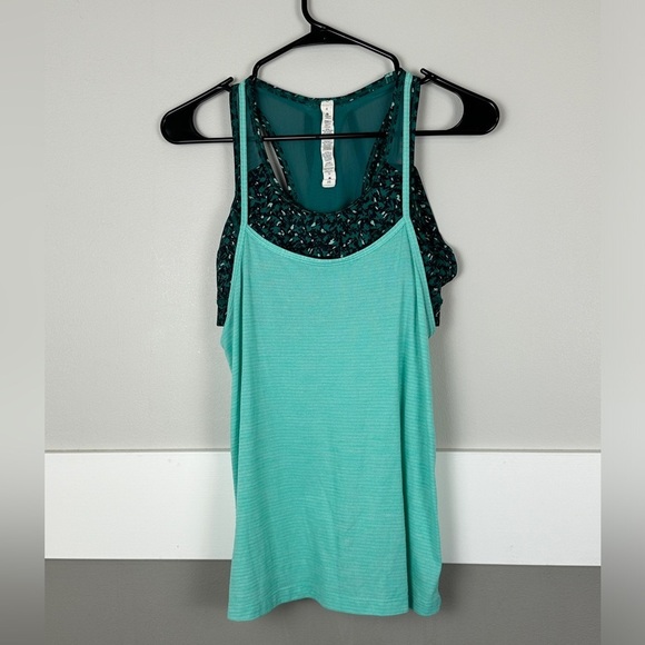 lululemon athletica Tops - Lululemon Tough It Out Tank Top With Built In Bra Womens Size 4 Blue Yoga